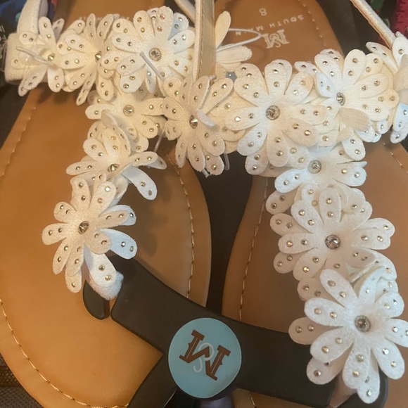 Sandals - Picture 1 of 2